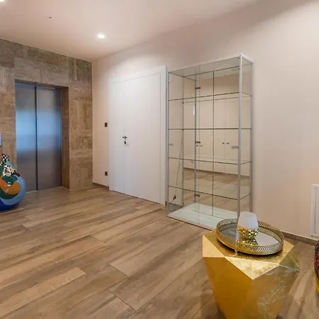 In With Sauna